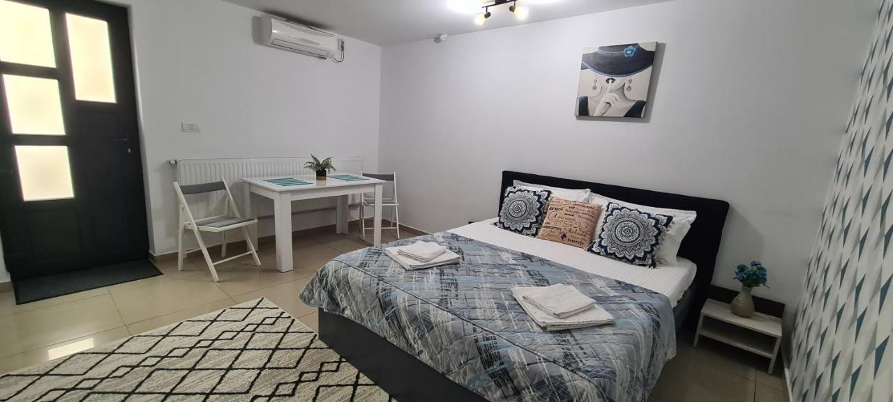 Seby Studio Constanta Luaran gambar